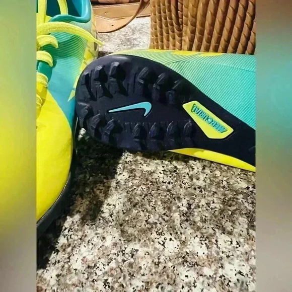 Nike Mens Rare Mercurial Victory II Turf Soccer Shoes Cleats 441994-754 Size 6 - Picture 8 of 9